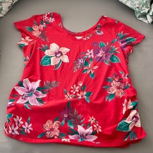 Fitted maternity tee